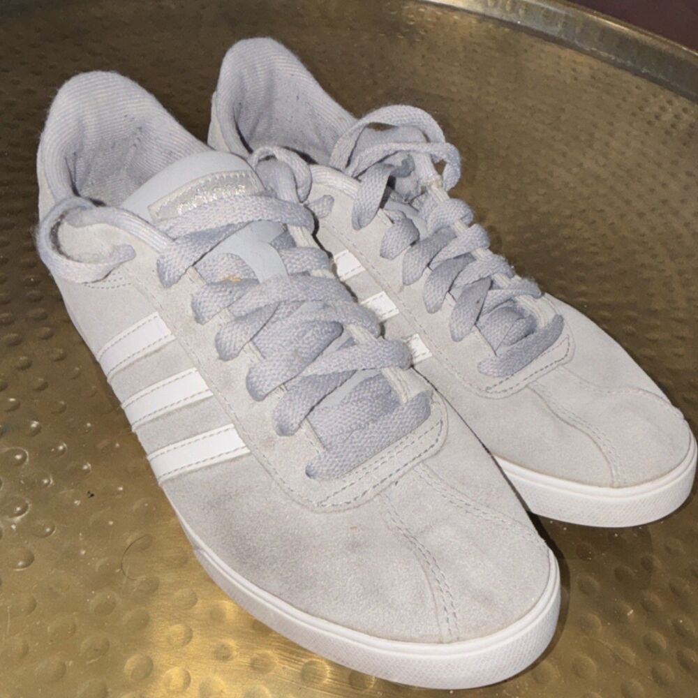 adidas Men’s Gray & White Solid Low Top Lace-Up Sneakers Rubber Outsole